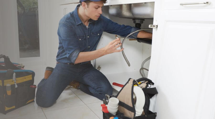 Emergency Leak Repair in Frontier, WY